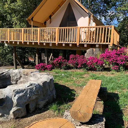 Campo de lujo Forrest Glamping *