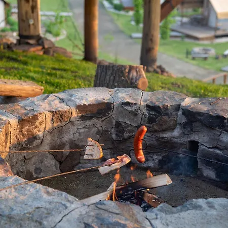 Forrest Glamping Luksustelt Banská Štiavnica